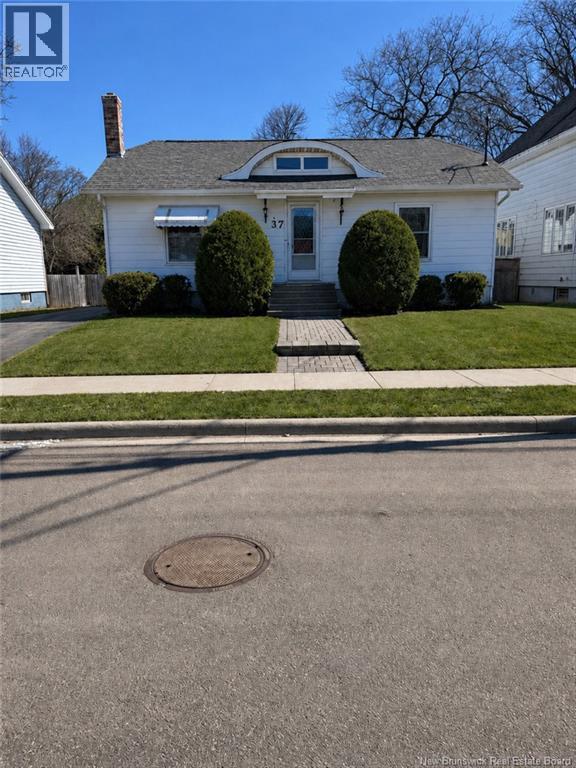 37 Winter Avenue, Moncton, New Brunswick  E1C 5X2 - Photo 1 - NB135931