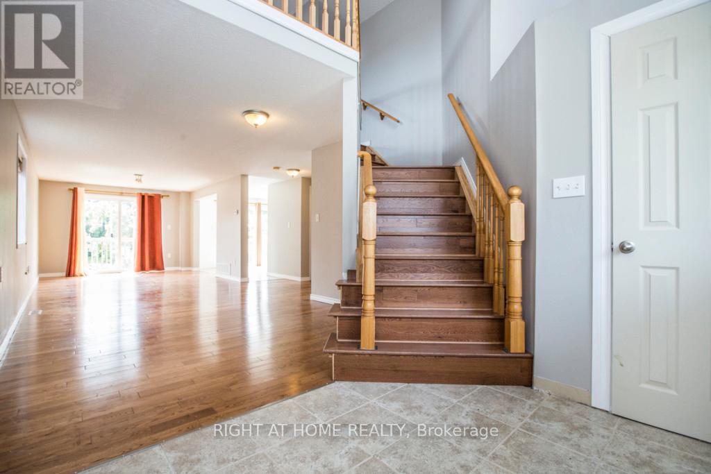 11 Butternut Drive, Barrie (Holly), Ontario  L4N 0E1 - Photo 7 - S13412498