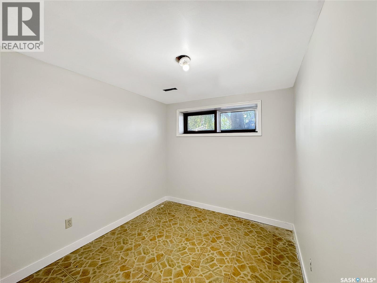 2472 Ross Crescent, North Battleford, Saskatchewan  S9A 3R3 - Photo 15 - SK038493