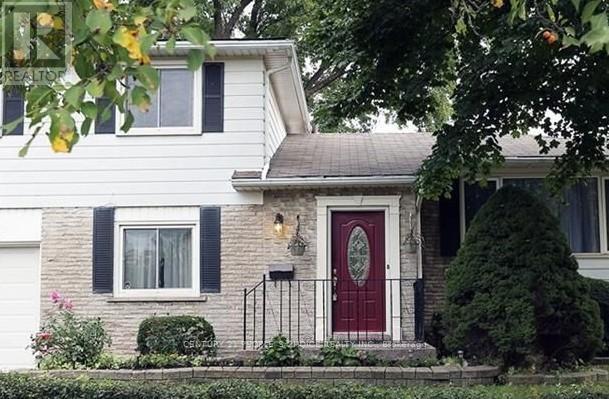 2506 Bridge Road, Oakville, Ontario  L6L 2H2 - Photo 2 - W13412486
