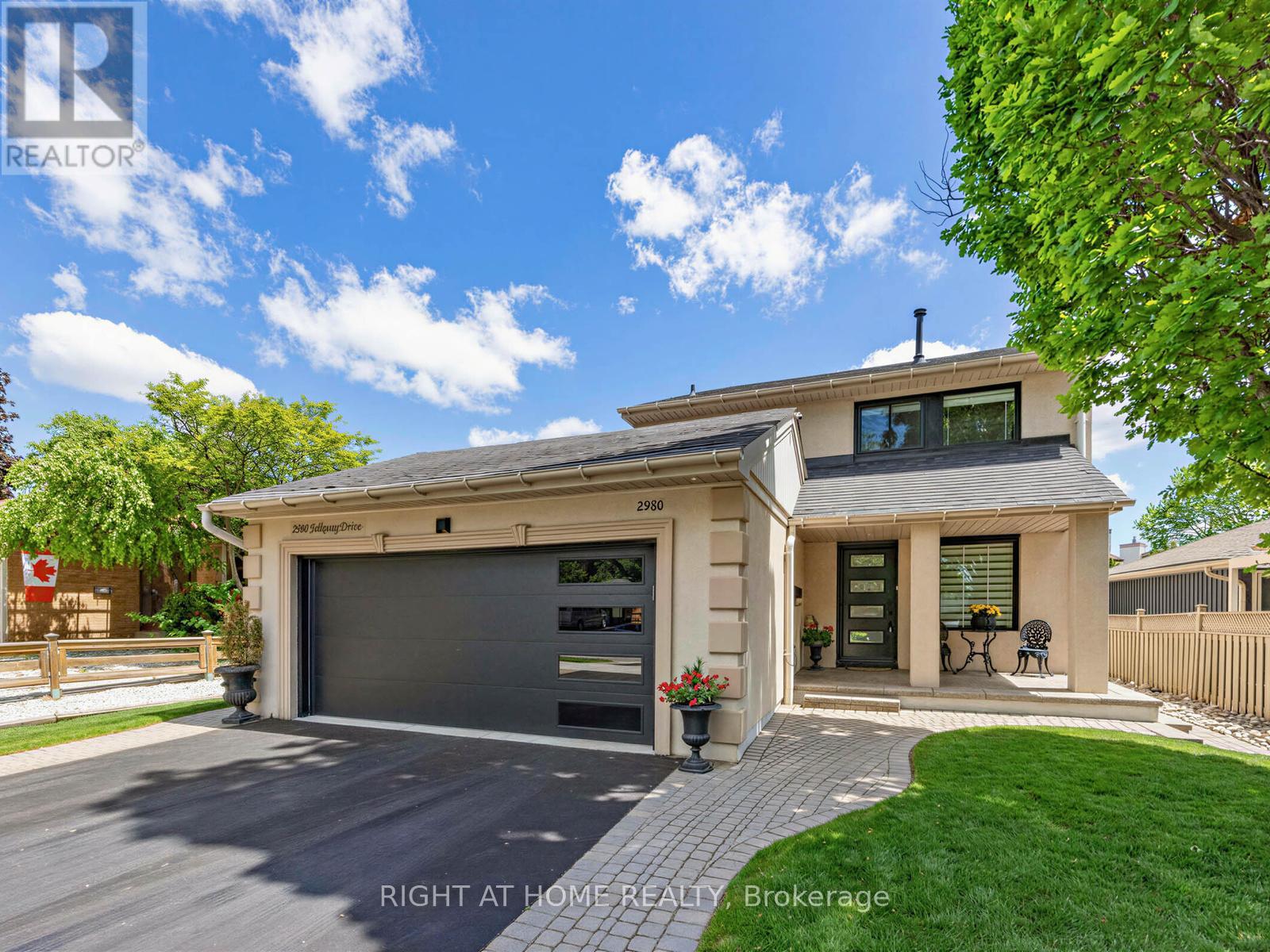 2980 Folkway Drive, Mississauga, Ontario  L5L 1Z6 - Photo 2 - W13412496