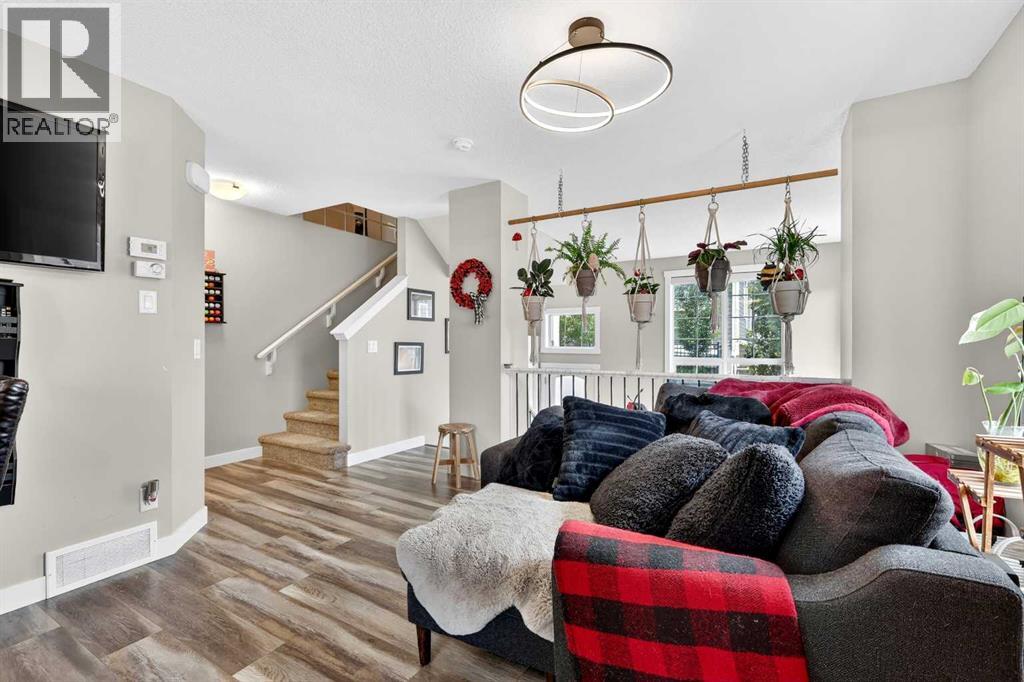 903 Cranbrook Walk SE, Calgary, Alberta  T3M 2V5 - Photo 11 - A2318095