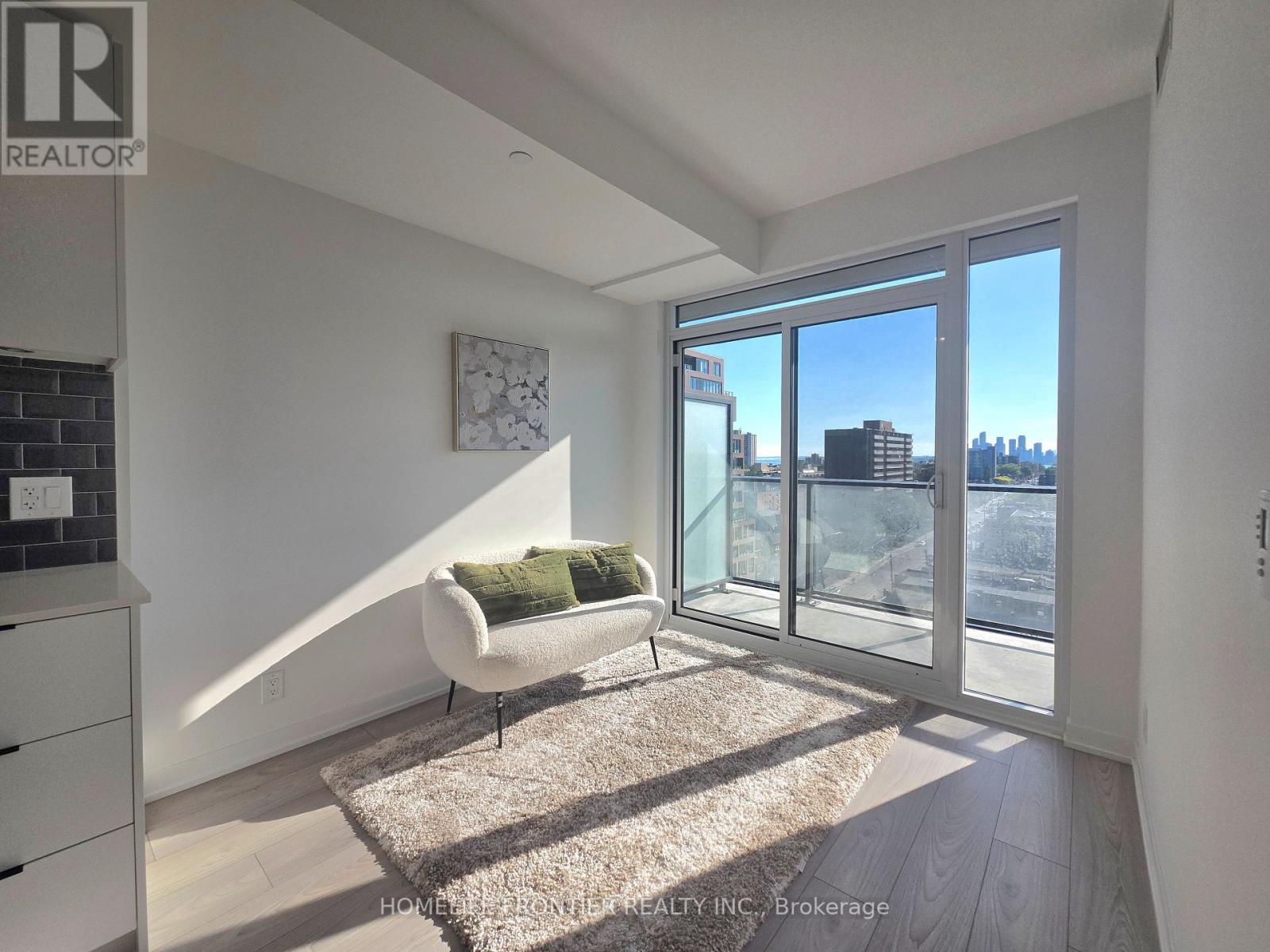 822 - 285 DUFFERIN STREET, Toronto, Ontario