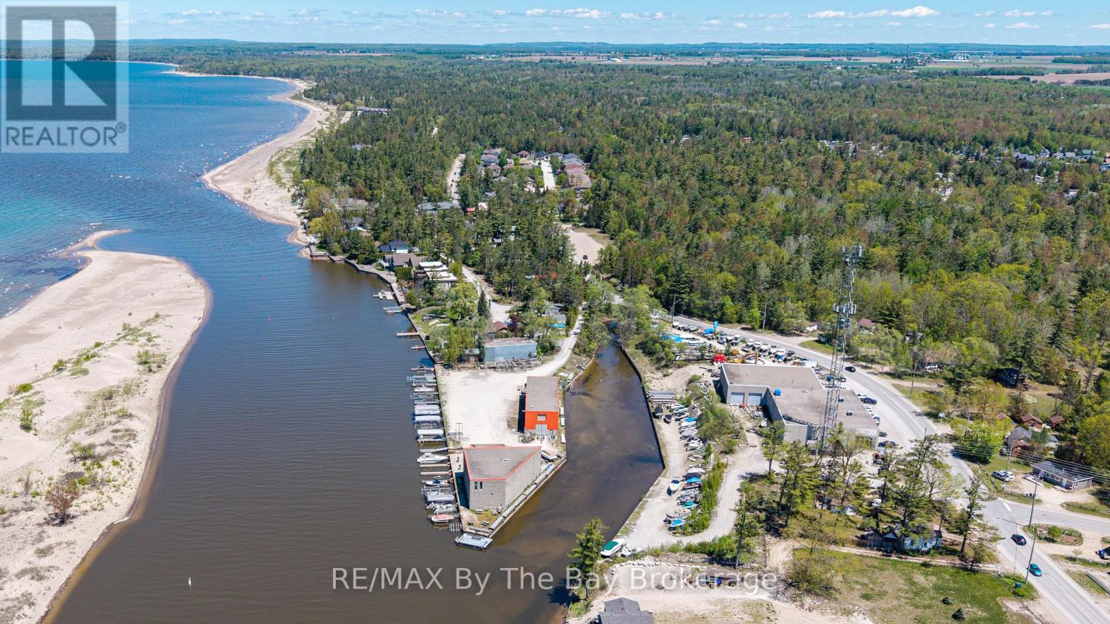 30 Shore Line E, Wasaga Beach, Ontario  L9Z 2X2 - Photo 4 - S13412426