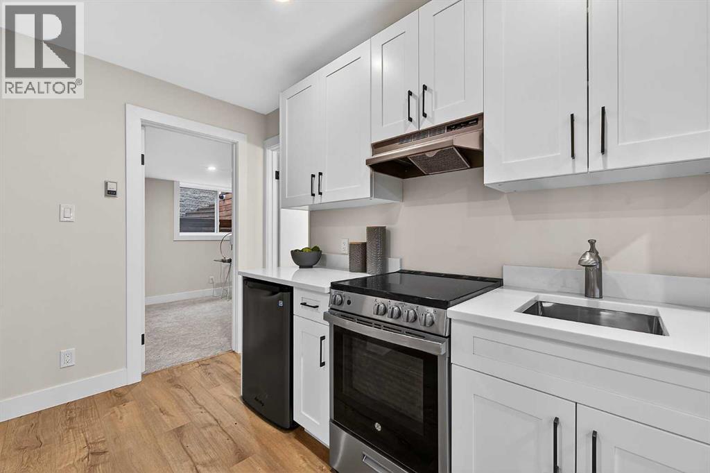 9007 33 Avenue NW, Calgary, Alberta  T3B 1M2 - Photo 41 - A2316488