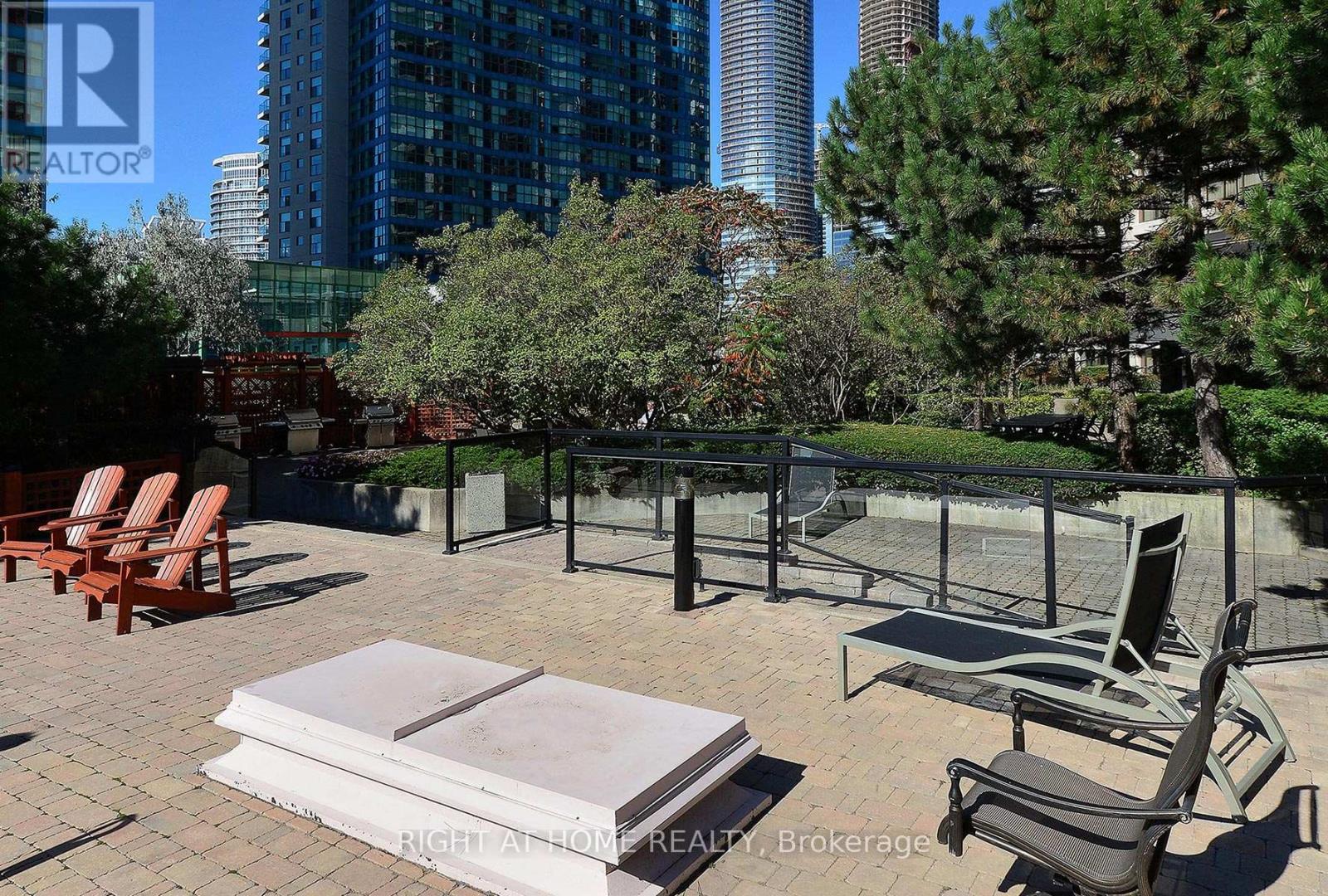 1304 - 65 Harbour Square, Toronto, Ontario  M5J 2L4 - Photo 38 - C13412160