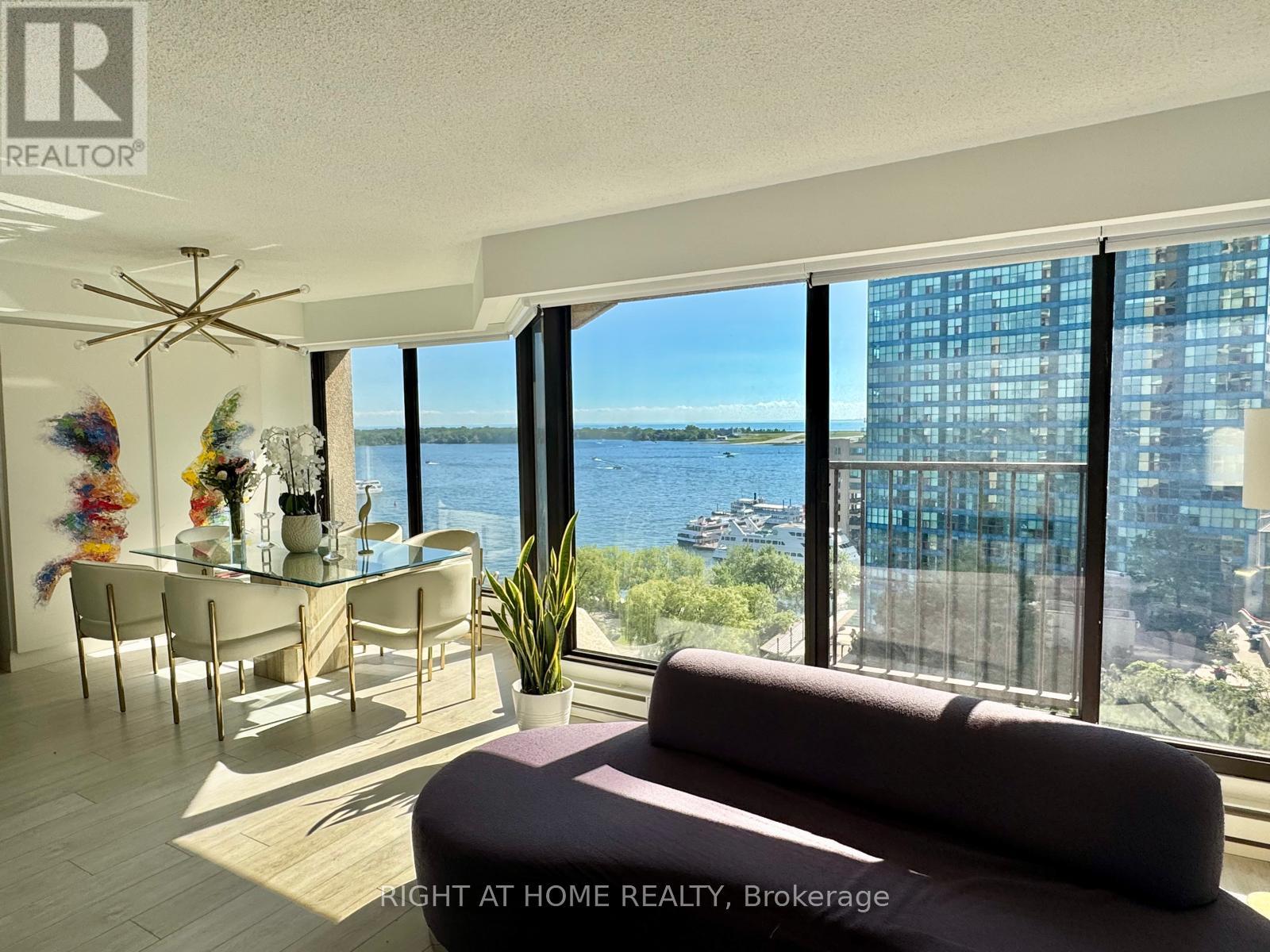 1304 - 65 Harbour Square, Toronto, Ontario  M5J 2L4 - Photo 7 - C13412160