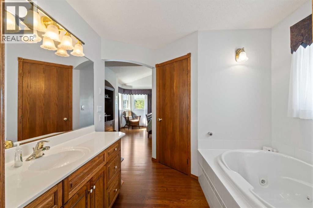 37 Riverview Close, Cochrane, Alberta T4C 1K7 - Photo 21 - A2317759