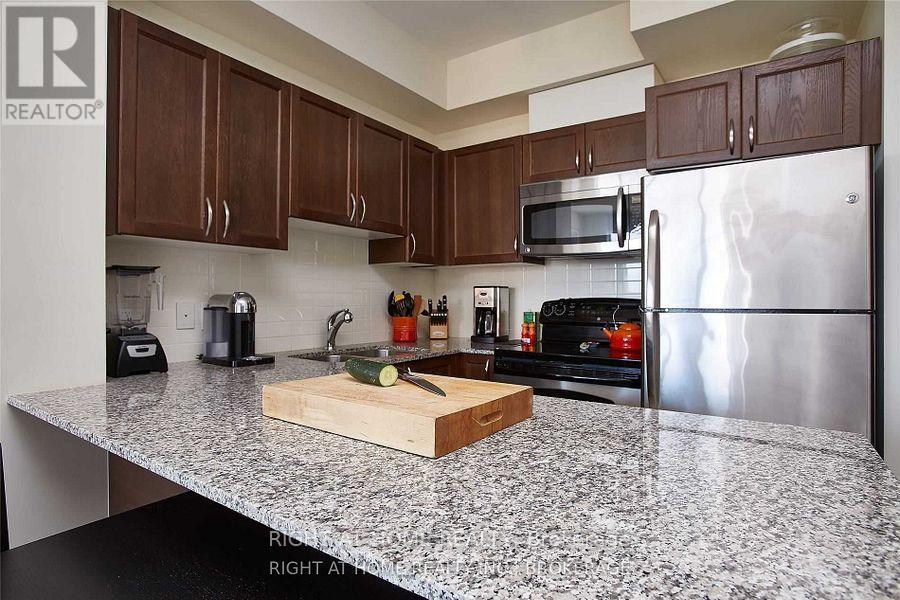 1309 - 3865 Lake Shore Boulevard W, Toronto, Ontario  M8W 0A2 - Photo 7 - W13412524