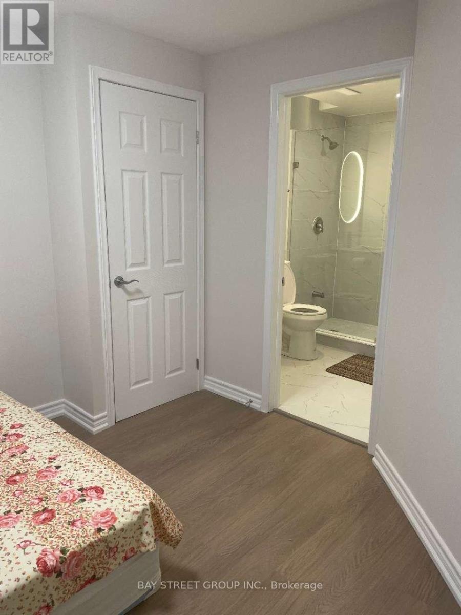 32 Herefordshire Crescent, Newmarket, Ontario  L9N 0B7 - Photo 10 - N13412538
