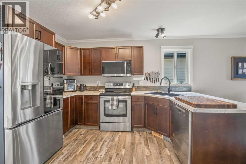 44 White Avenue, Red Deer, Alberta  T4N 7E5 - Photo 3 - A2314290