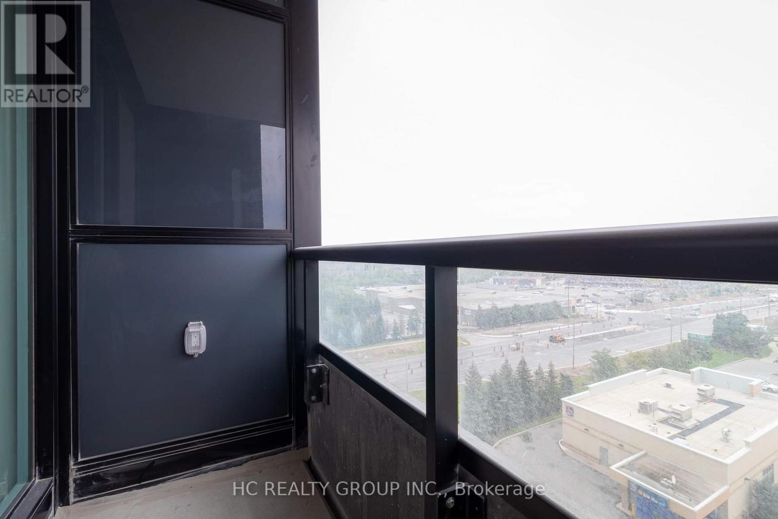 702 - 297 Oak Walk Drive, Oakville (Ro River Oaks), Ontario  L6H 6Z3 - Photo 11 - W13412536