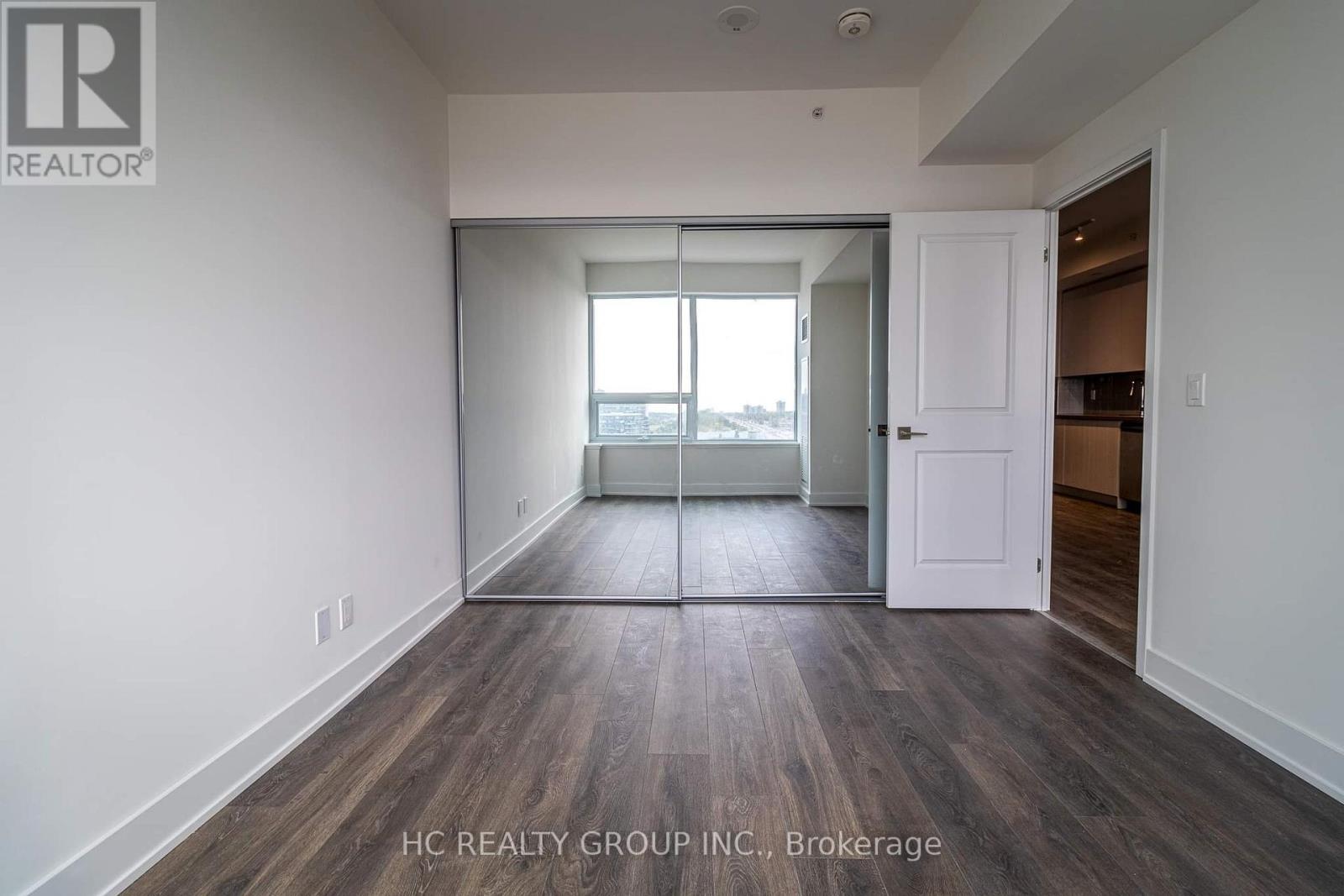 702 - 297 Oak Walk Drive, Oakville (Ro River Oaks), Ontario  L6H 6Z3 - Photo 12 - W13412536