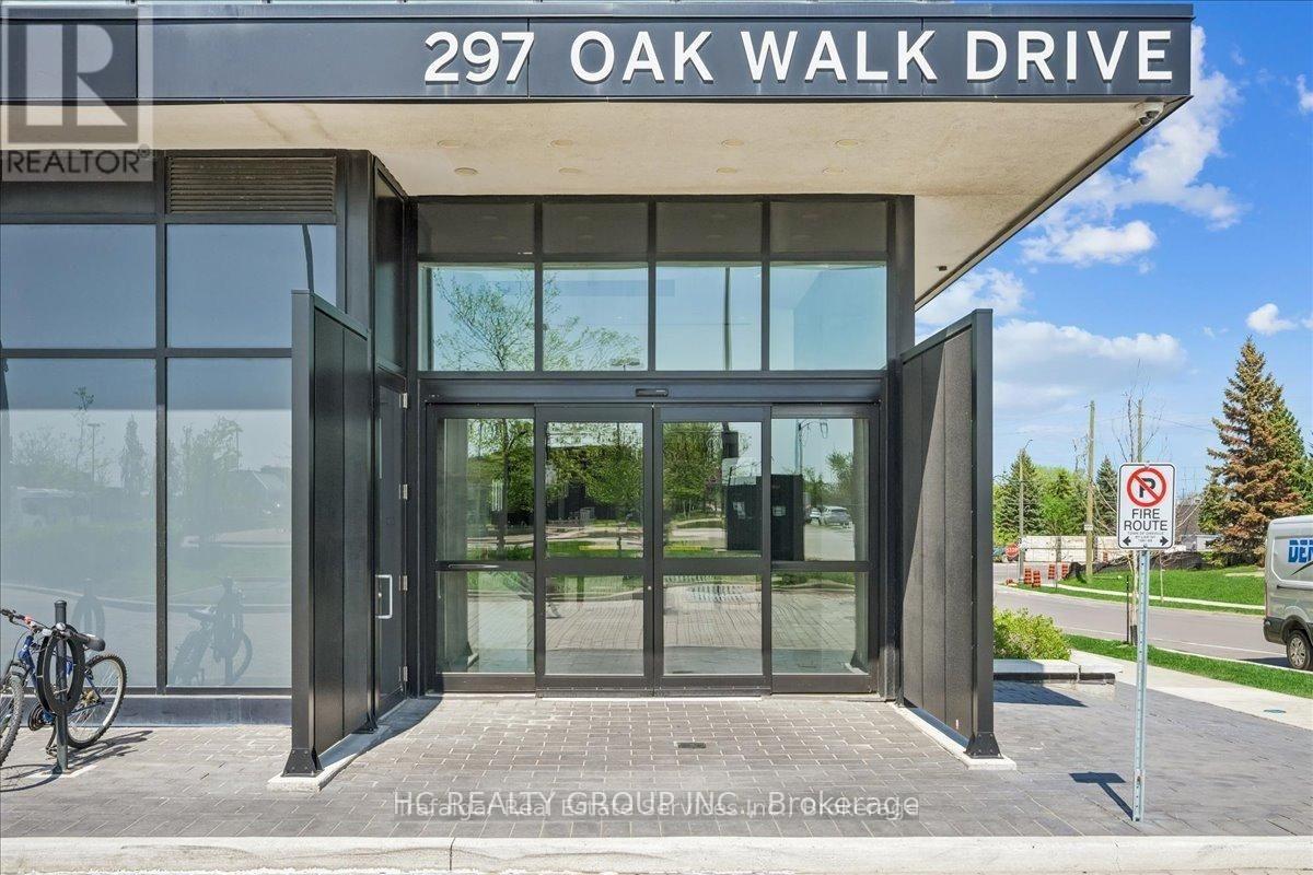 702 - 297 Oak Walk Drive, Oakville (Ro River Oaks), Ontario  L6H 6Z3 - Photo 4 - W13412536