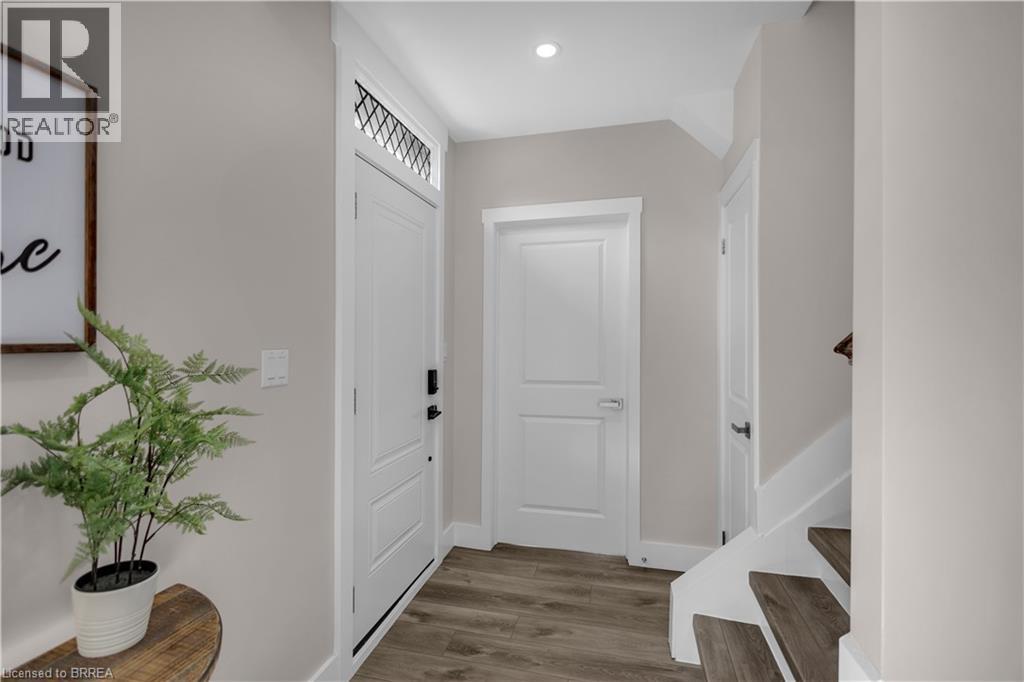40 Palace Street, Brantford, Ontario  N3T 3W7 - Photo 2 - 40833756
