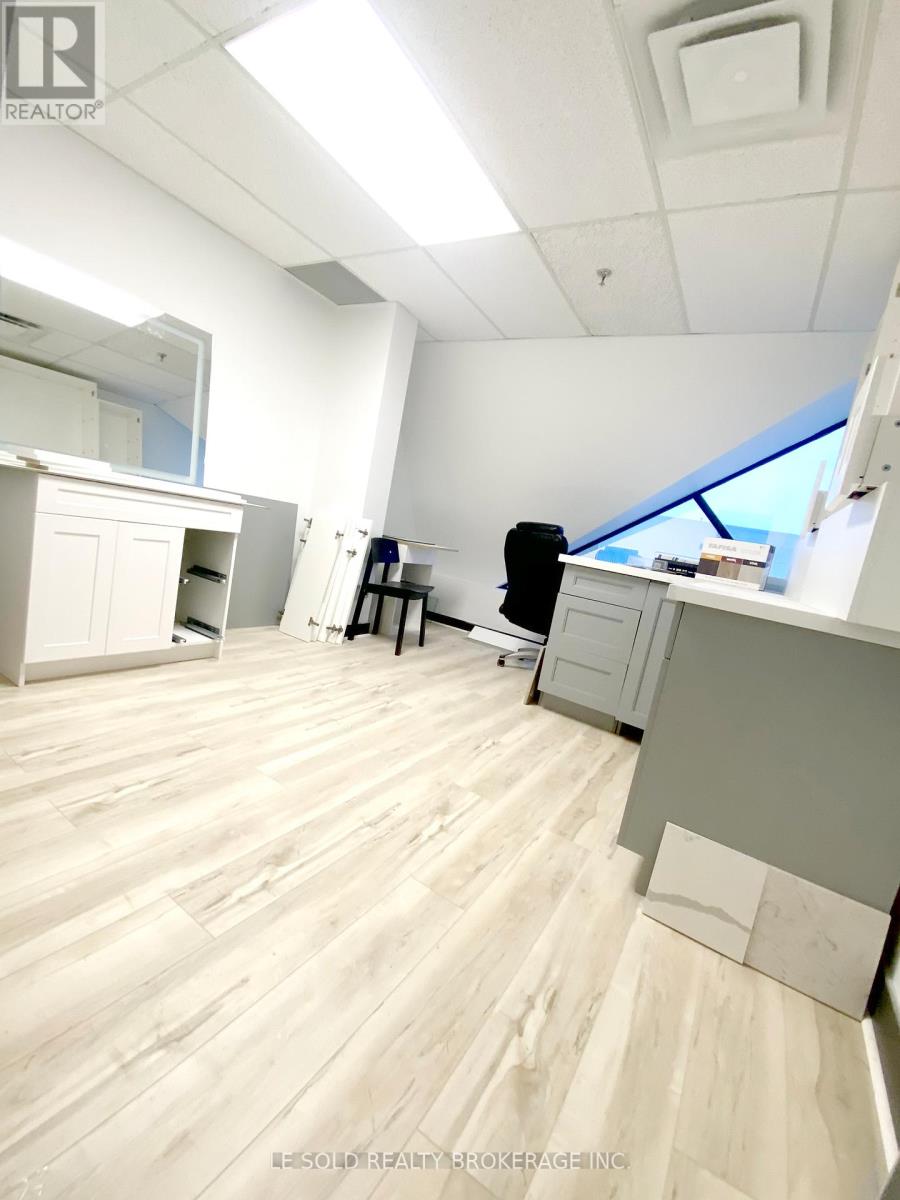 4 (2ND FLOOR C & D) - 117 RINGWOOD DRIVE, Whitchurch-Stouffville, Ontario