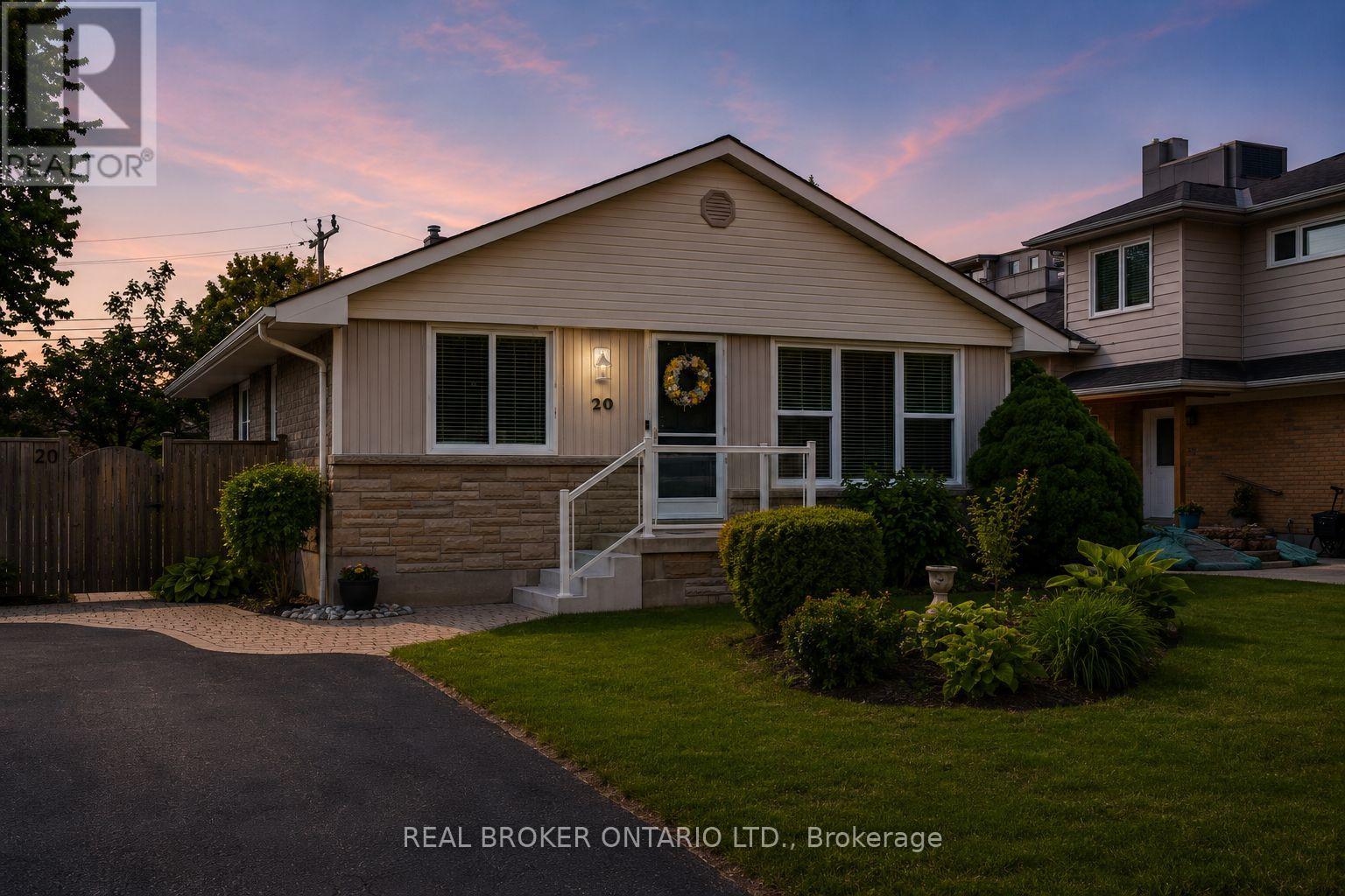 20 CARDINAL DRIVE, Hamilton, Ontario