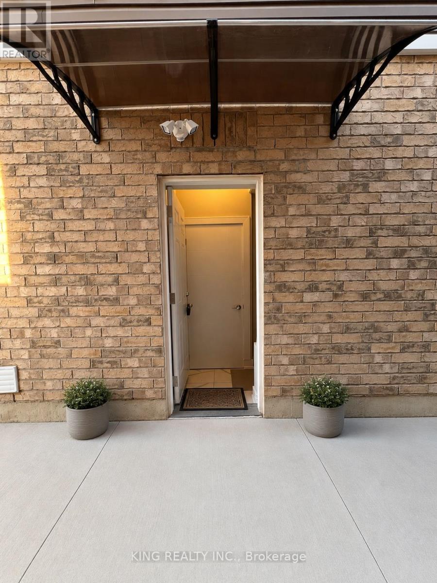 Lower - 349 Grovehill Crescent, Kitchener, Ontario  N2R 0K8 - Photo 2 - X13215296