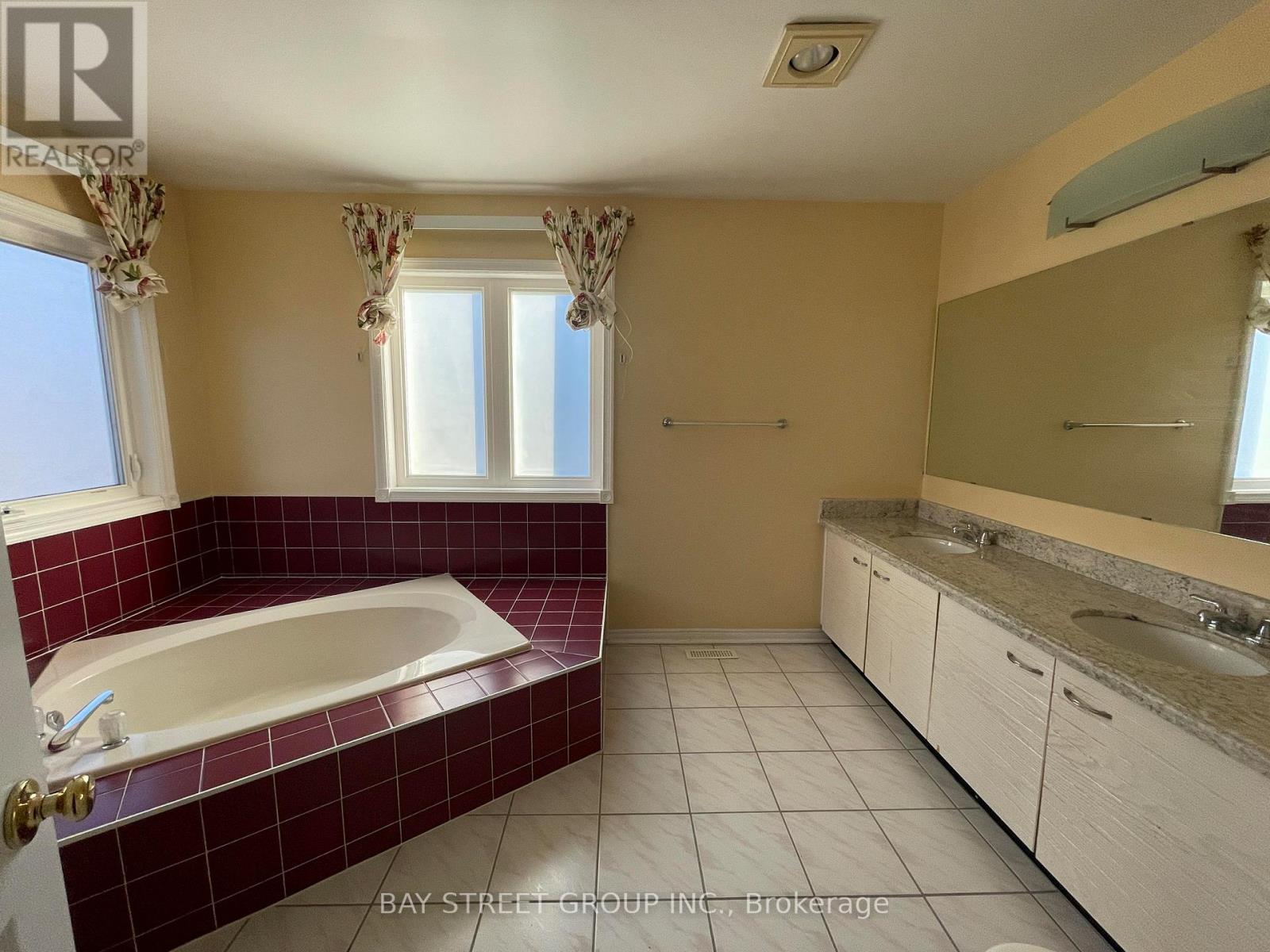 36 Tomlinson Circle, Markham (Buttonville), Ontario  L3R 9J8 - Photo 13 - N13412564