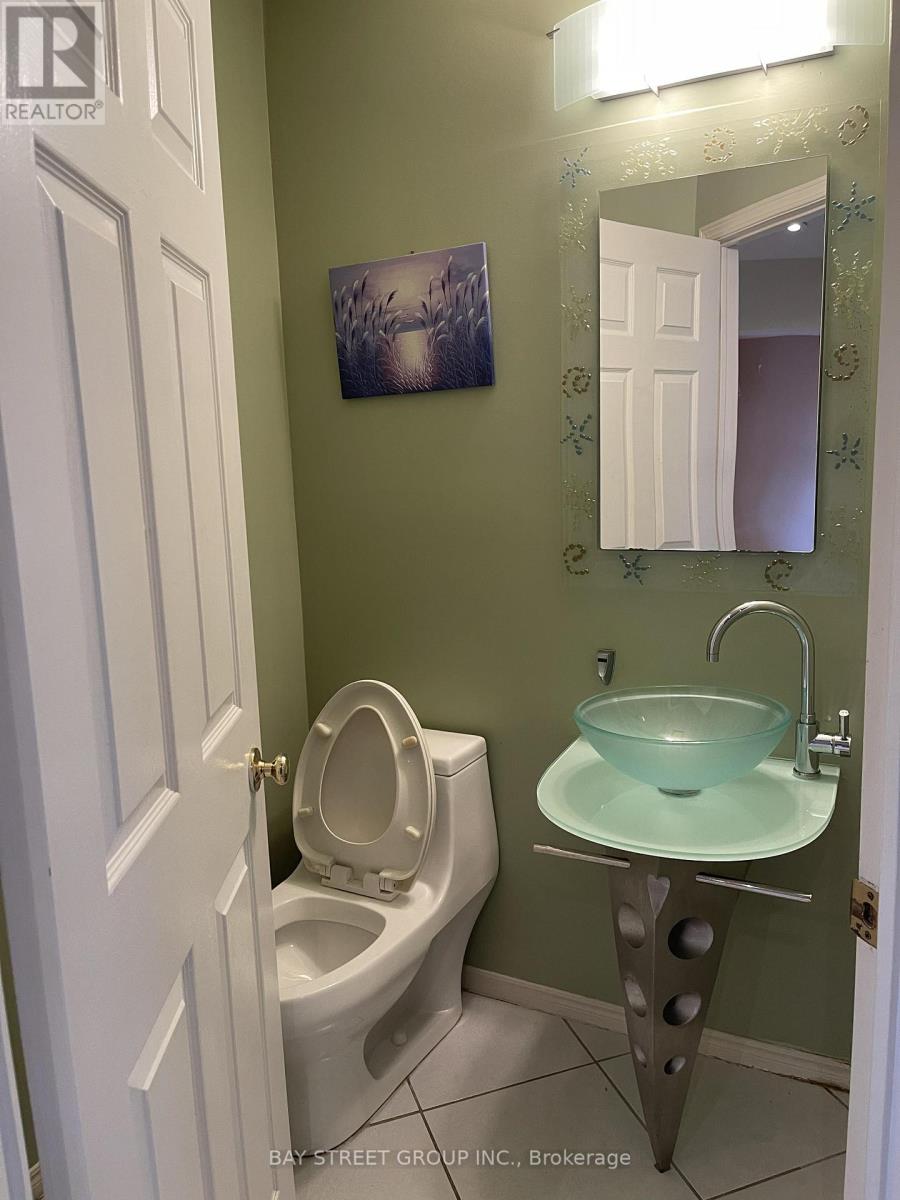 36 Tomlinson Circle, Markham (Buttonville), Ontario  L3R 9J8 - Photo 8 - N13412564