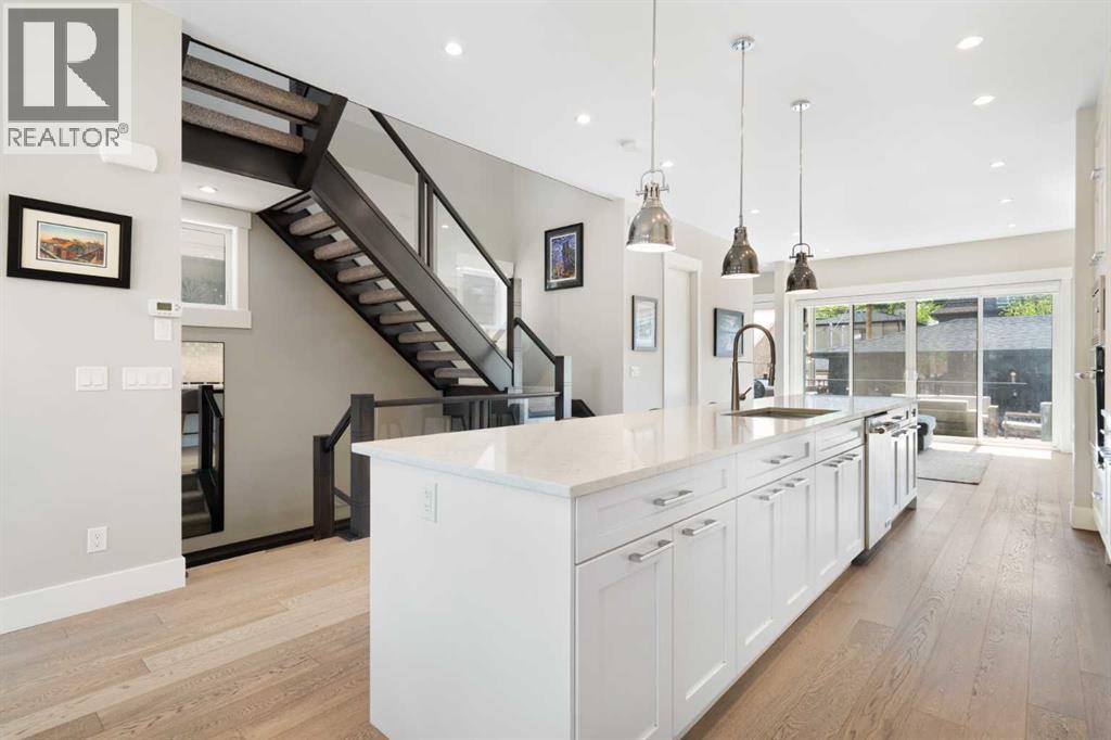 709 23 Avenue NW, Calgary, Alberta  T2M 1T1 - Photo 7 - A2317906