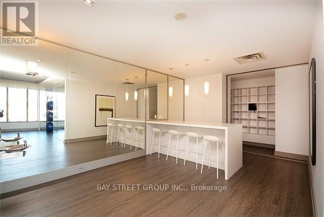 1503 - 510 Curran Place, Mississauga (City Centre), Ontario  L5B 0J8 - Photo 13 - W13412562