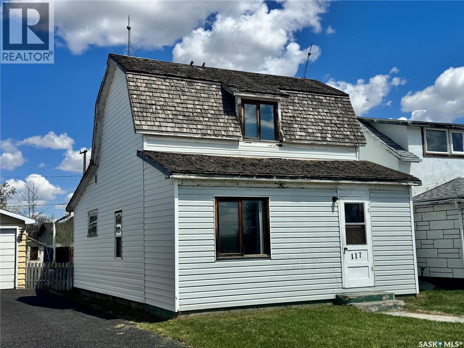 117 2nd AVENUE E, Biggar, Saskatchewan