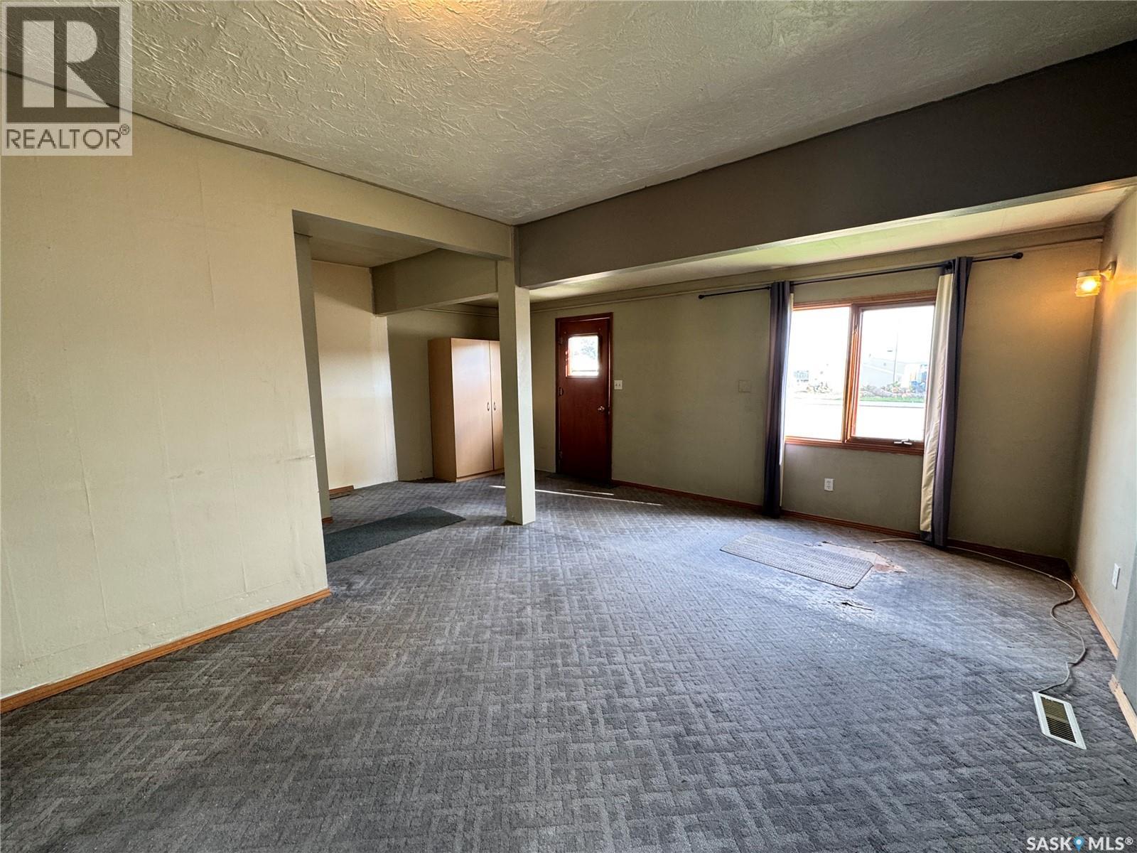117 2nd Avenue E, Biggar, Saskatchewan  S0K 0M0 - Photo 3 - SK038388