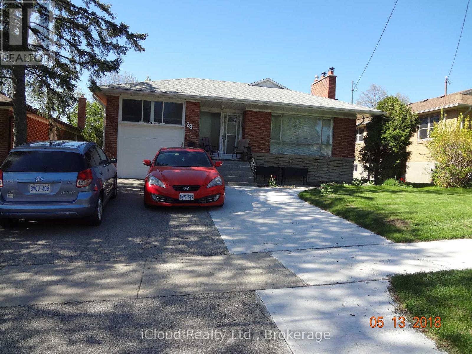 28 Jill Crescent E, Toronto, Ontario  M9B 6B3 - Photo 3 - W13412586