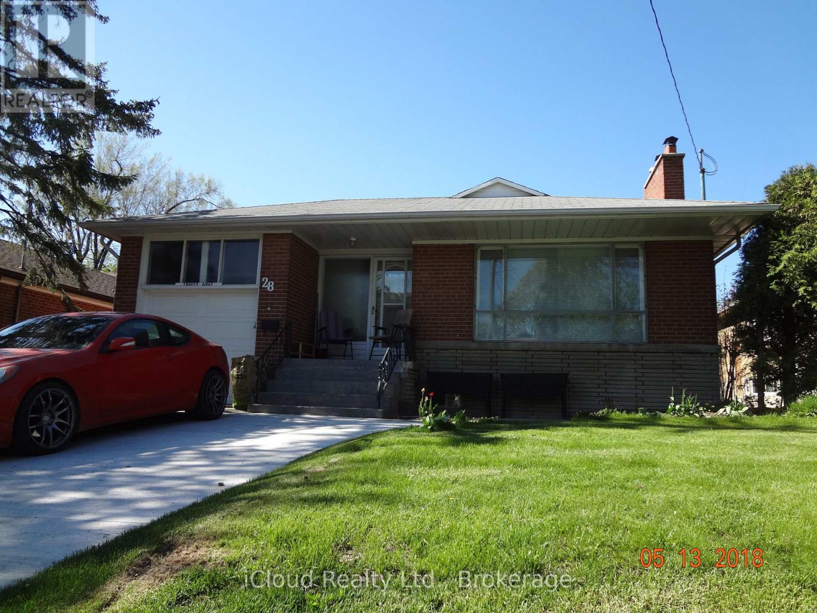 28 Jill Crescent E, Toronto, Ontario  M9B 6B3 - Photo 4 - W13412586