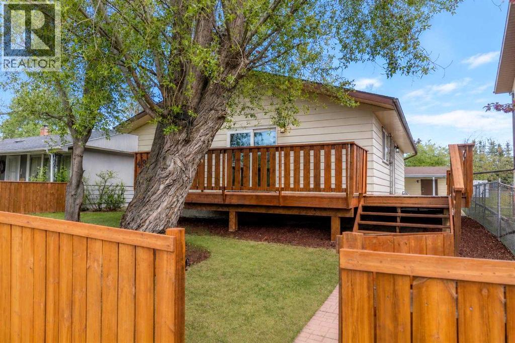 4811 47 Street, Rocky Mountain House, Alberta  T4T 1C3 - Photo 1 - A2316303
