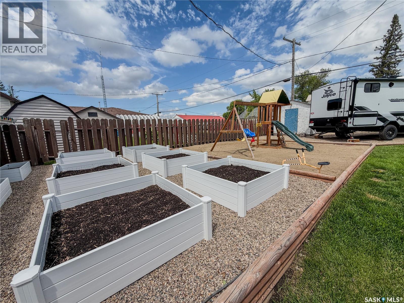 210 Wells Avenue E, Langenburg, Saskatchewan  S0A 2A0 - Photo 3 - SK031525