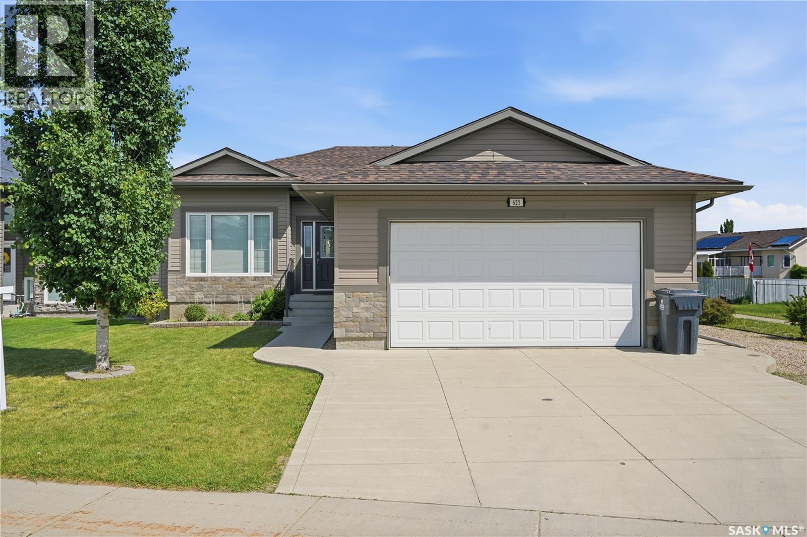 625 Reimer Road, Martensville, Saskatchewan  S0K 0A2 - Photo 2 - SK038108