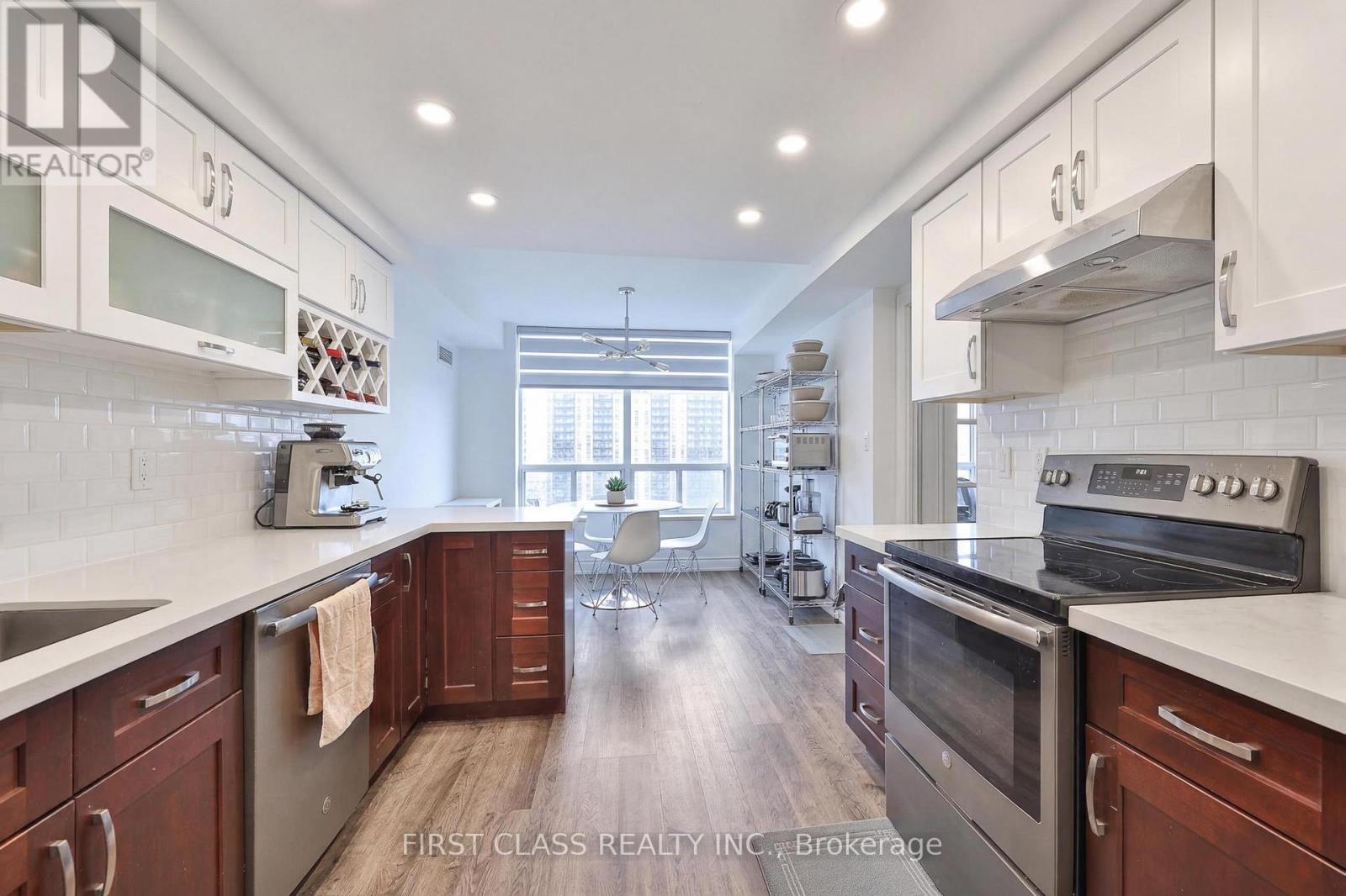 902 - 3181 Bayview Avenue, Toronto (Bayview Woods-Steeles), Ontario  M2K 2Y2 - Photo 3 - C13412628