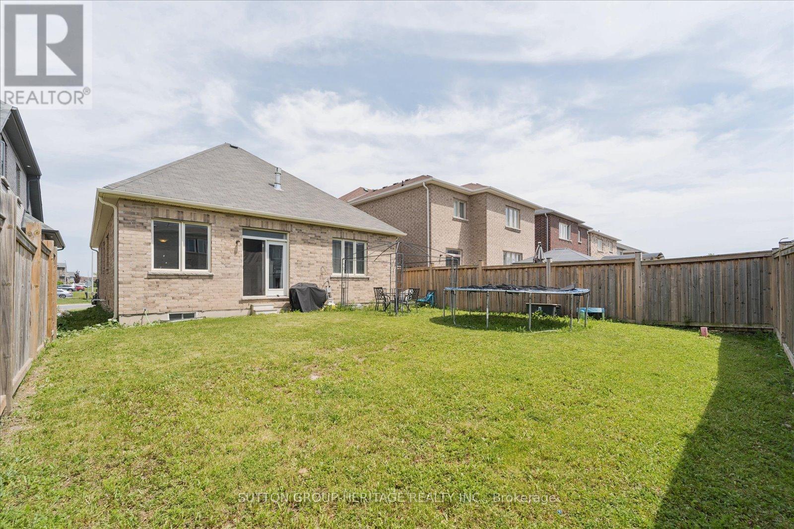 64 Pedwell Street, Clarington (Newcastle), Ontario  L1B 0E1 - Photo 21 - E13412654