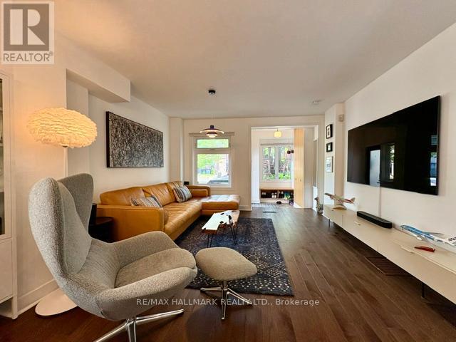 92 Hiltz Avenue, Toronto, Ontario  M4L 2N5 - Photo 6 - E13412662