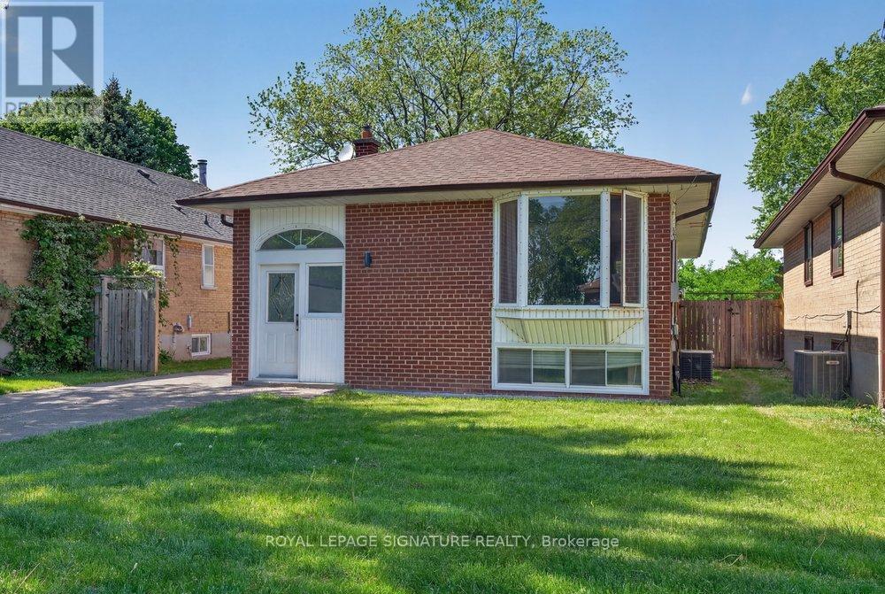 126 Trinnell Boulevard, Toronto, Ontario  M1L 1S7 - Photo 3 - E13412666