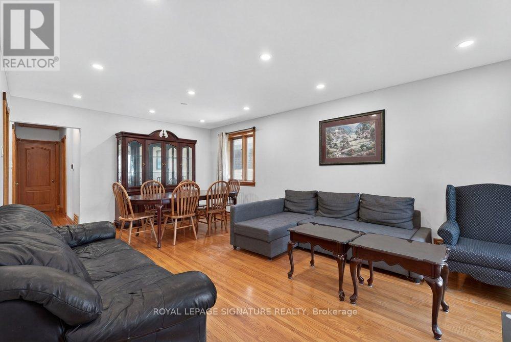 126 Trinnell Boulevard, Toronto, Ontario  M1L 1S7 - Photo 7 - E13412666