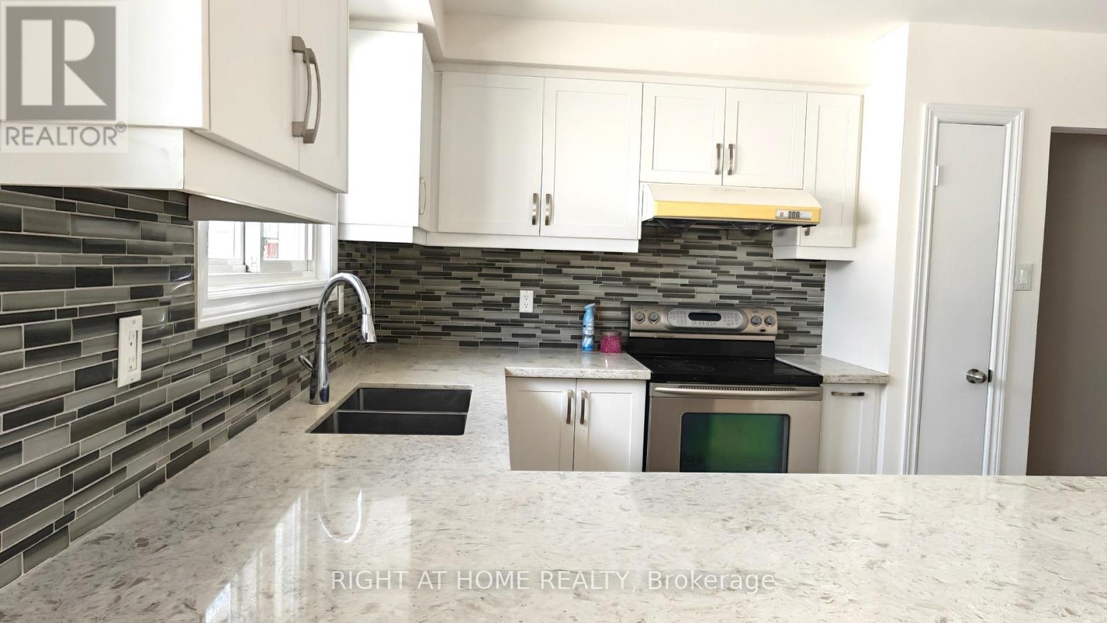 81 Heaslip Terrace, Toronto (Tam O'shanter-Sullivan), Ontario  M1T 1W8 - Photo 4 - E13412670