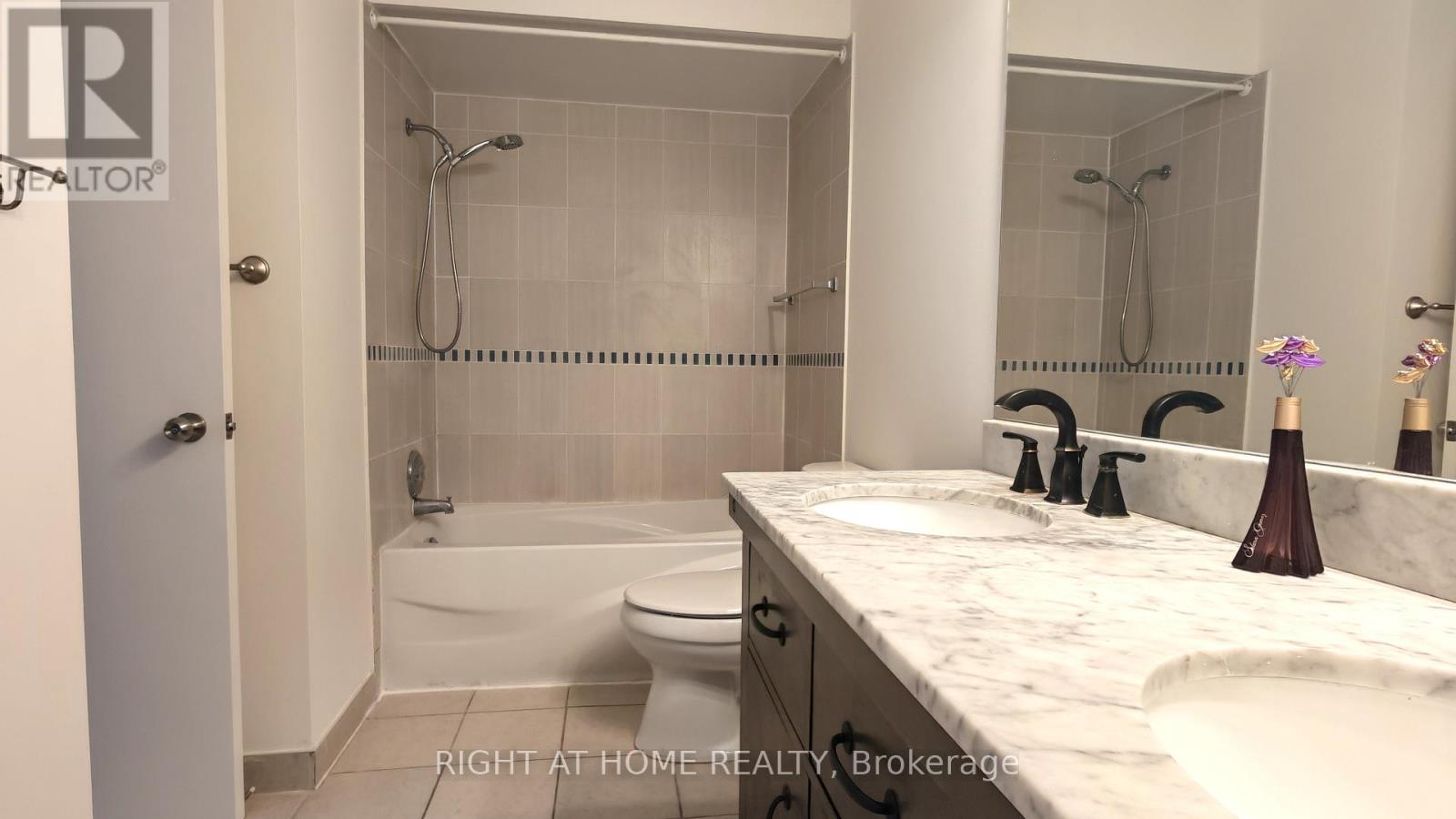 81 Heaslip Terrace, Toronto (Tam O'shanter-Sullivan), Ontario  M1T 1W8 - Photo 7 - E13412670