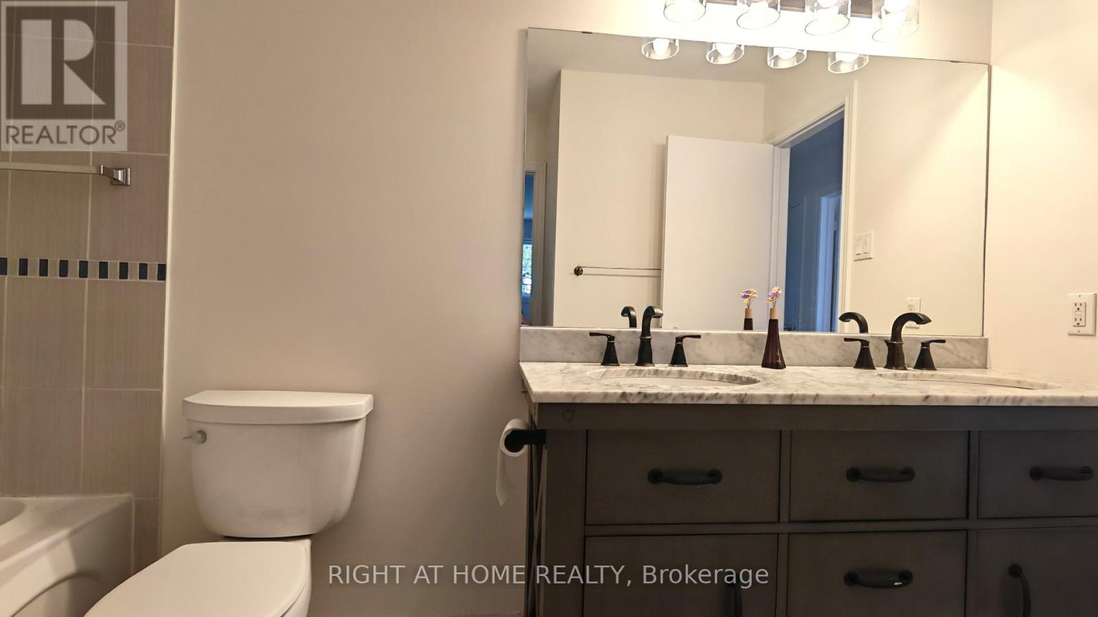 81 Heaslip Terrace, Toronto (Tam O'shanter-Sullivan), Ontario  M1T 1W8 - Photo 8 - E13412670