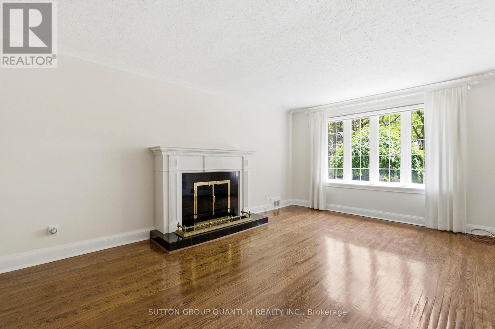 8 Riverside Crescent, Toronto, Ontario  M6S 1B6 - Photo 12 - W13412634