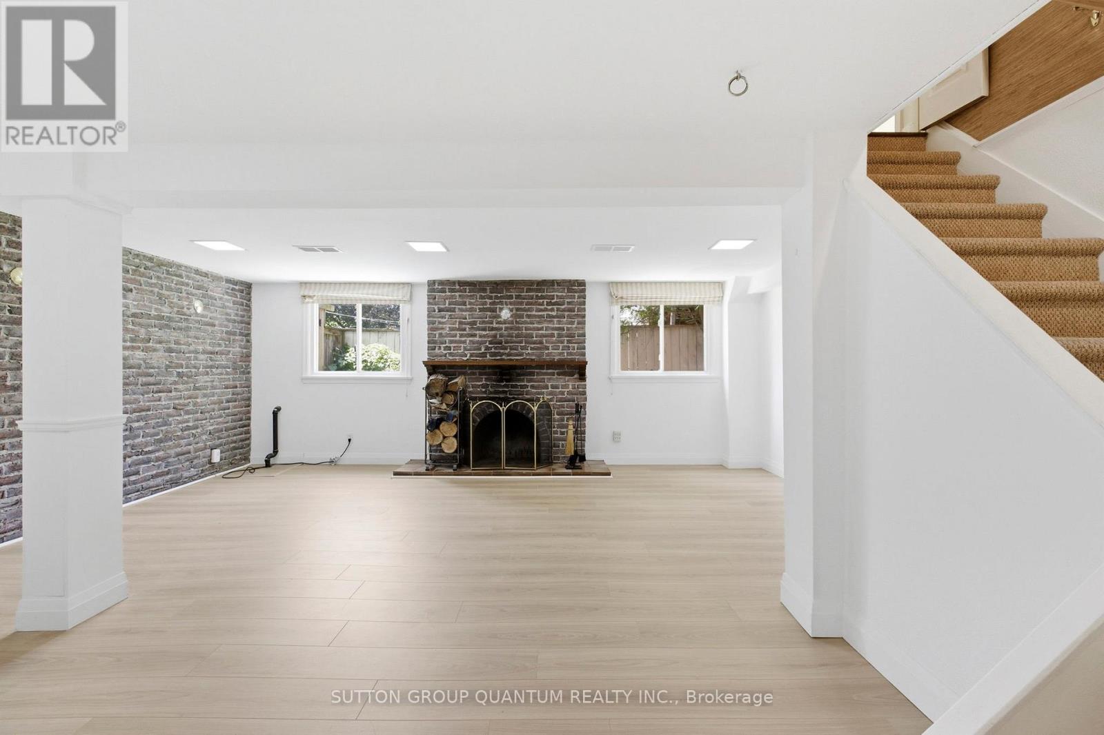 8 Riverside Crescent, Toronto, Ontario  M6S 1B6 - Photo 31 - W13412634