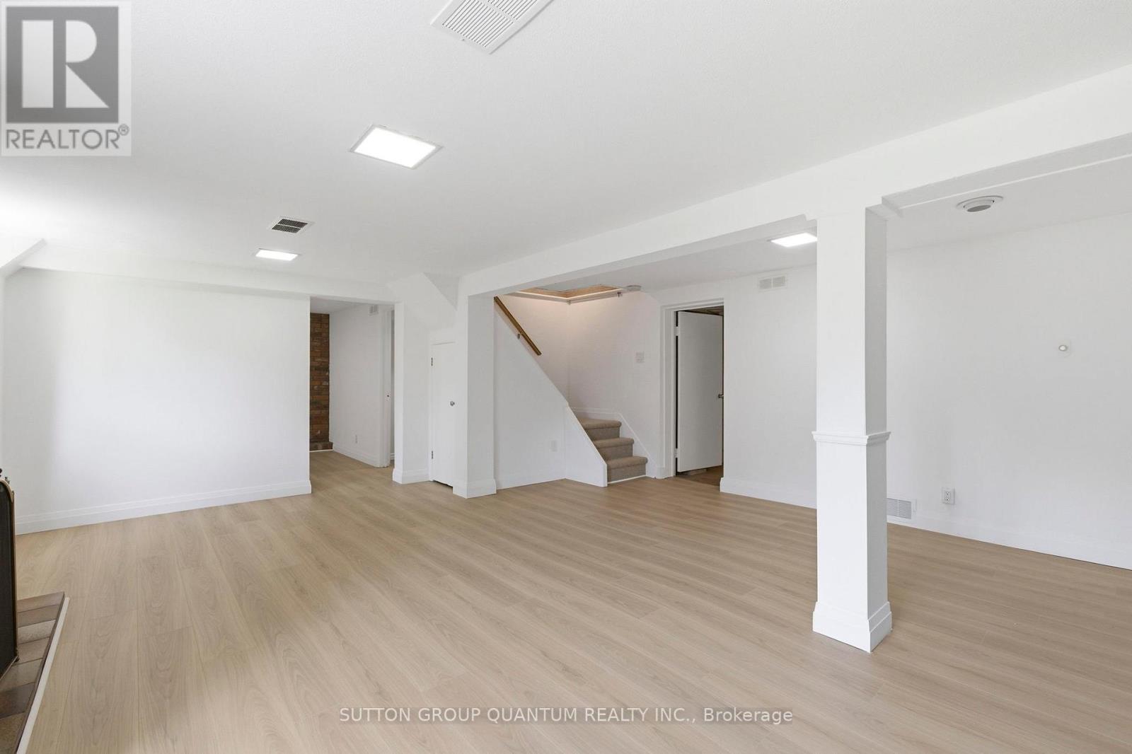 8 Riverside Crescent, Toronto, Ontario  M6S 1B6 - Photo 33 - W13412634
