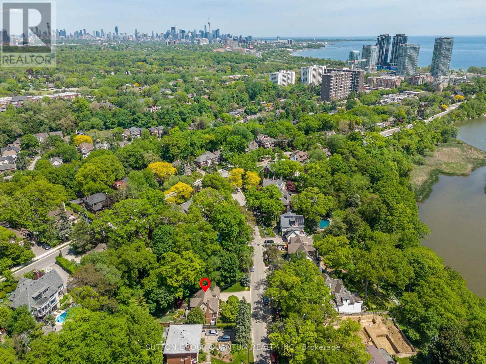8 Riverside Crescent, Toronto, Ontario  M6S 1B6 - Photo 41 - W13412634
