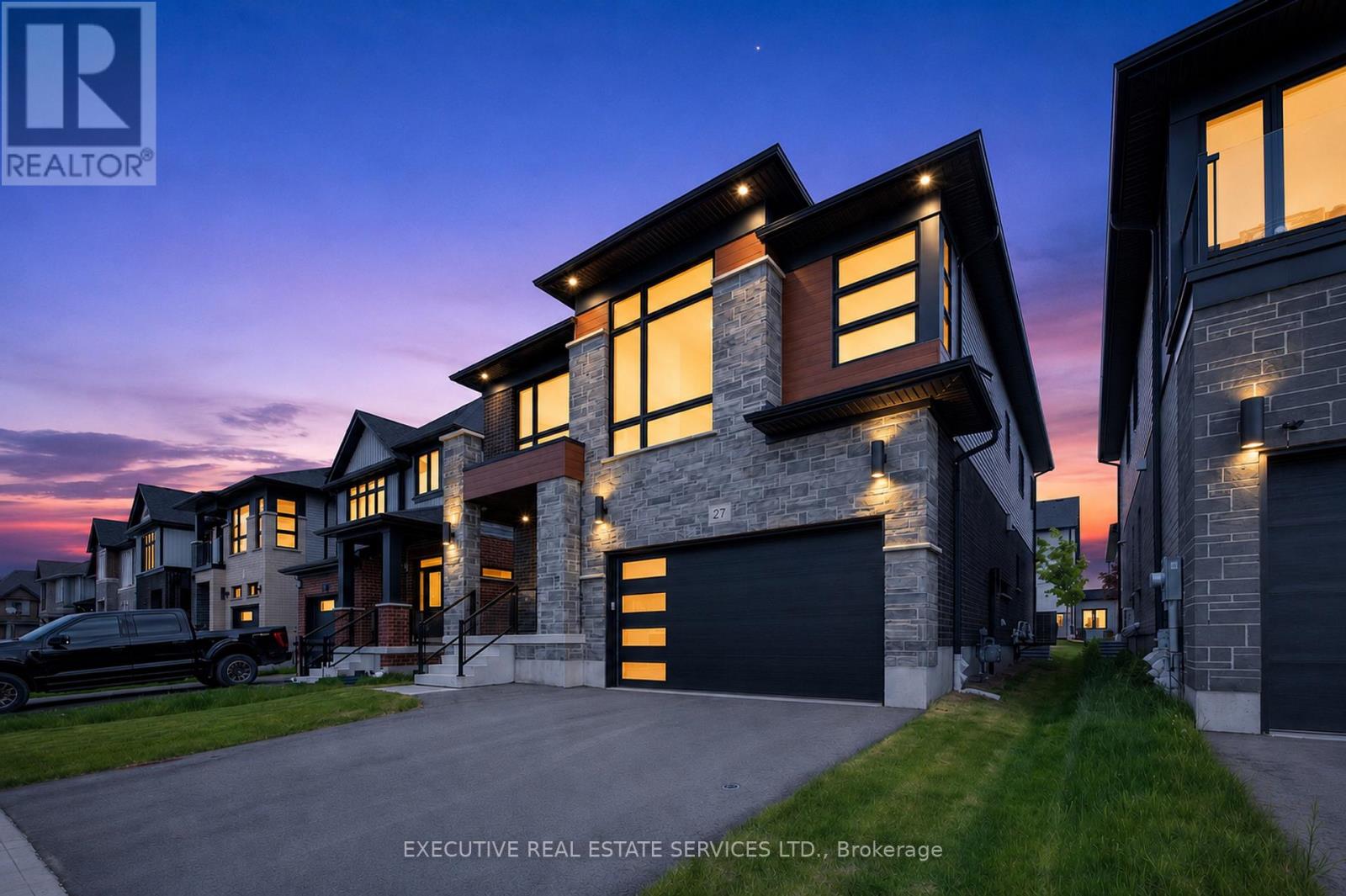 27 Jacob Detweiller Drive, Kitchener, Ontario  N2P 0K7 - Photo 3 - X13412636