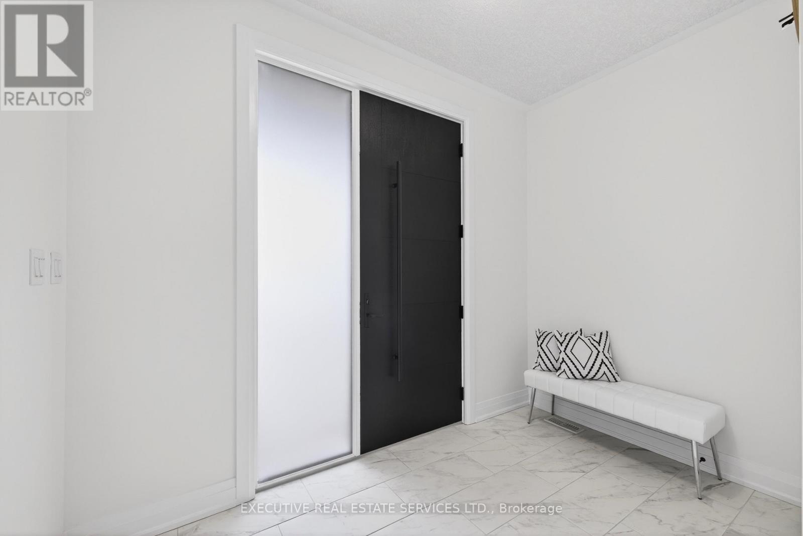 27 Jacob Detweiller Drive, Kitchener, Ontario  N2P 0K7 - Photo 6 - X13412636