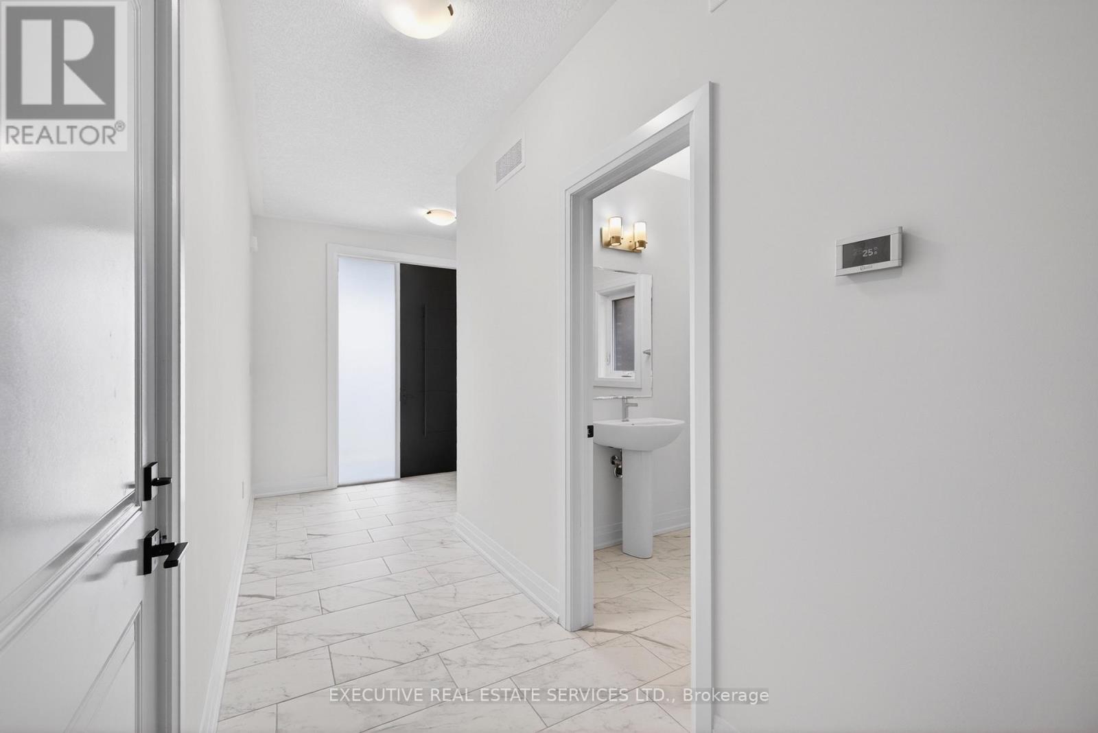 27 Jacob Detweiller Drive, Kitchener, Ontario  N2P 0K7 - Photo 8 - X13412636