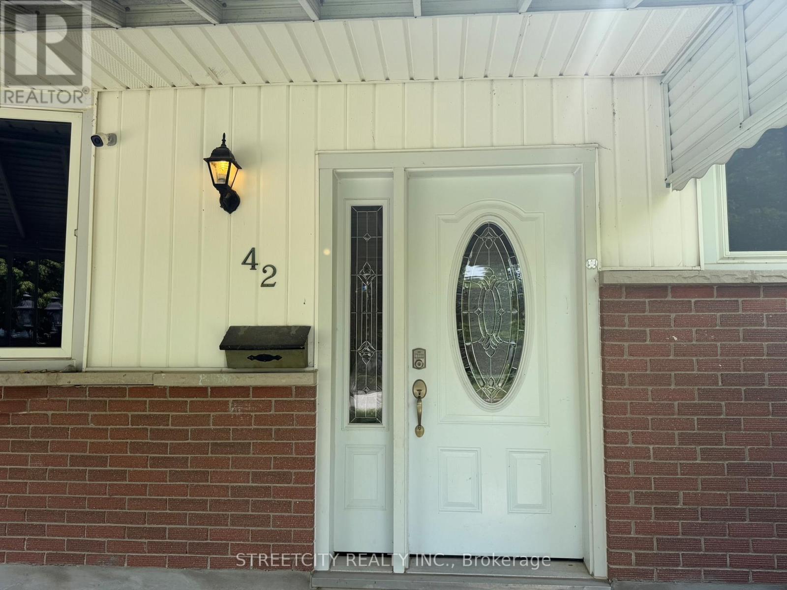 42 Oneida Road, London East (East D), Ontario  N5V 2X1 - Photo 3 - X13412710