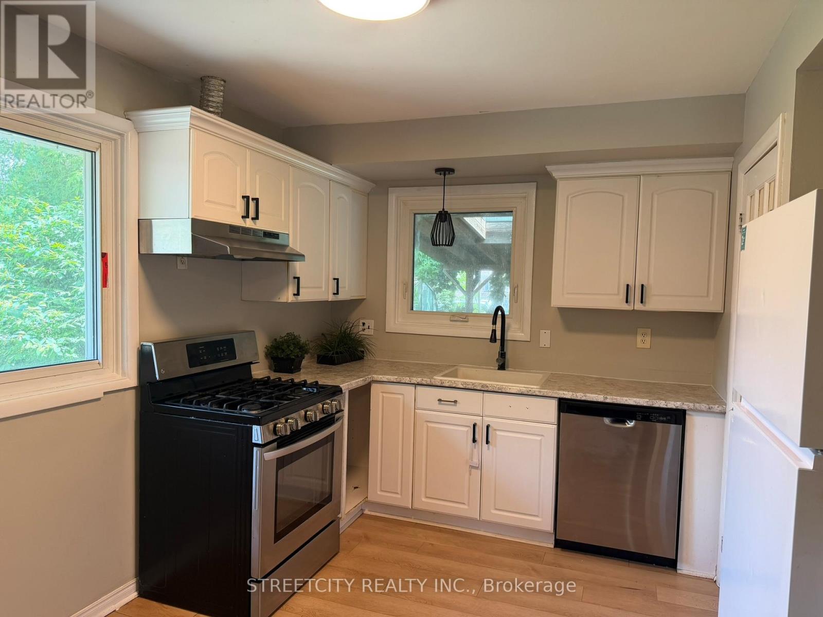 42 Oneida Road, London East (East D), Ontario  N5V 2X1 - Photo 9 - X13412710